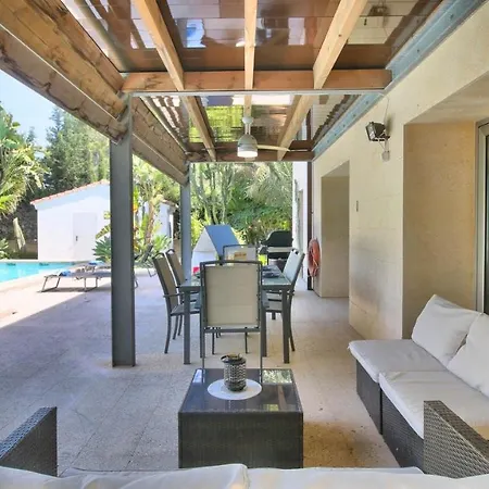 Villa Rotas Pr *