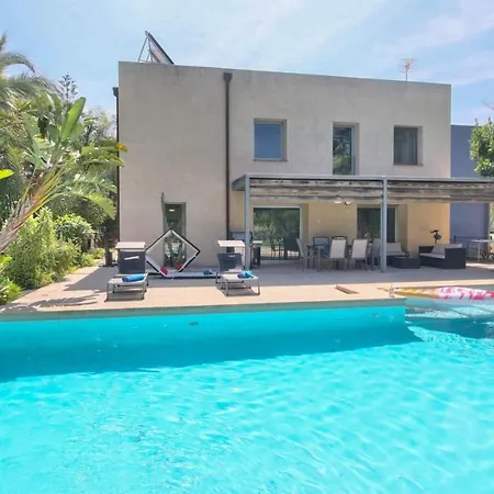 Villa Rotas Pr *
